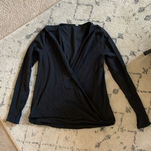 Lululemon black long sleeve size 4/small
